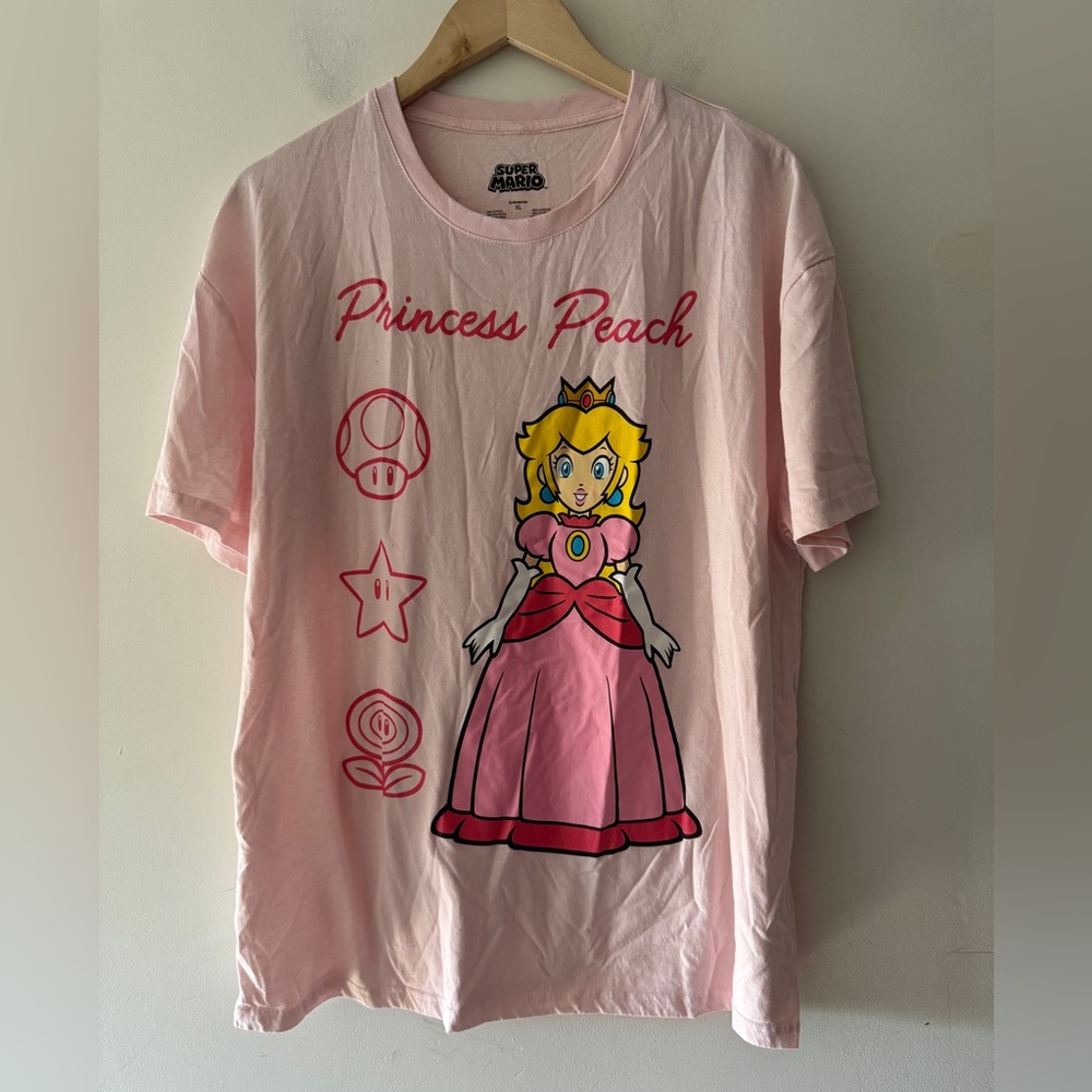 Princess Peach Super‎ Mario Graphic Tee Nintendo